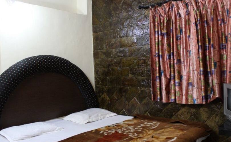 Hotel Delux, Mahabaleshwar 1